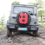 Soporte Porta Bidón Trasero + Bidones 10L Rojo para Suzuki new Jimny - Imagen 2
